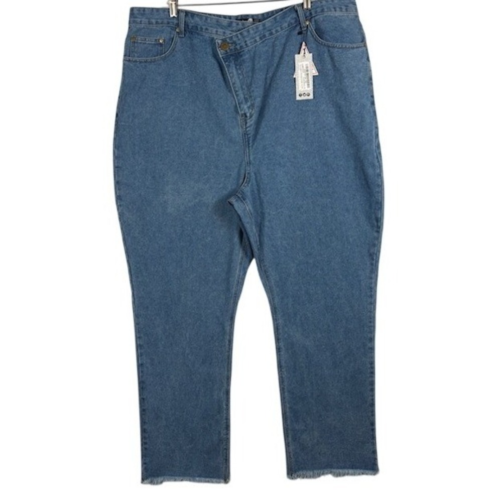 Boohoo Blue Plus Women's Size 22 Asymmetric Waist Straight Leg Jeans Raw
‎ hem